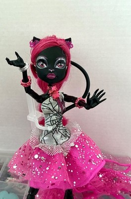 MONSTER HIGH CATTY NOIR DOLL 13 Wishes G1 ALMOST COMPLETE Friday the 13th