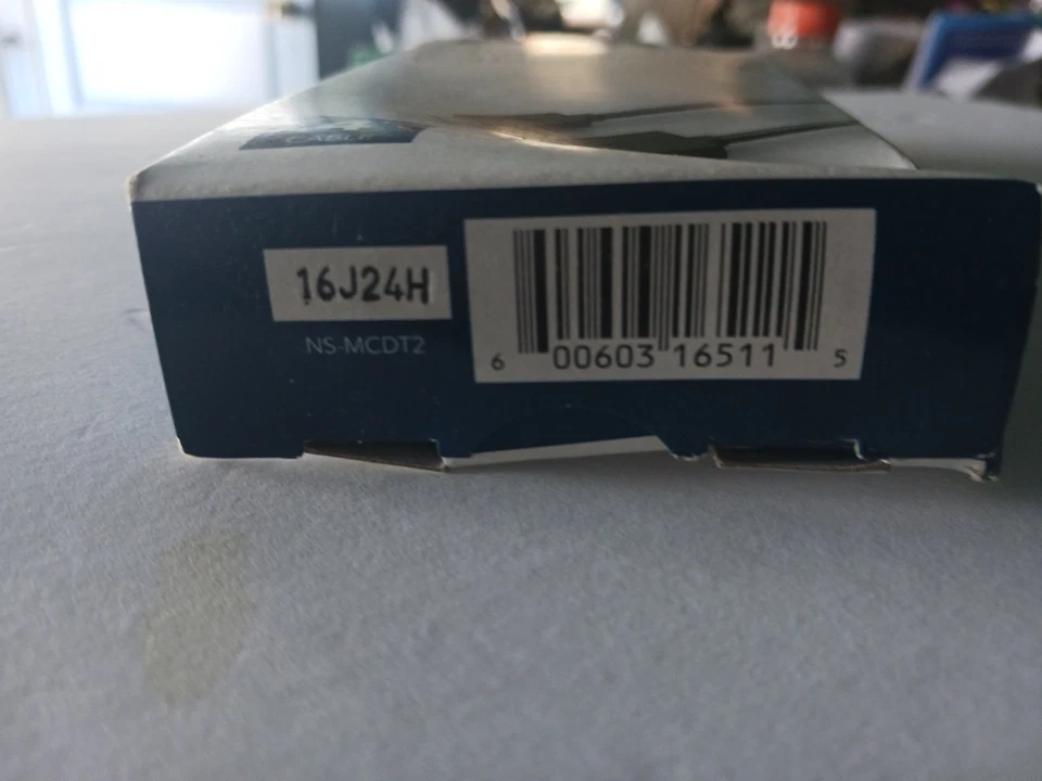 Insignia Micro USB Charge/Sync Cable. 4" Cable New In Box - Image 3 of 3