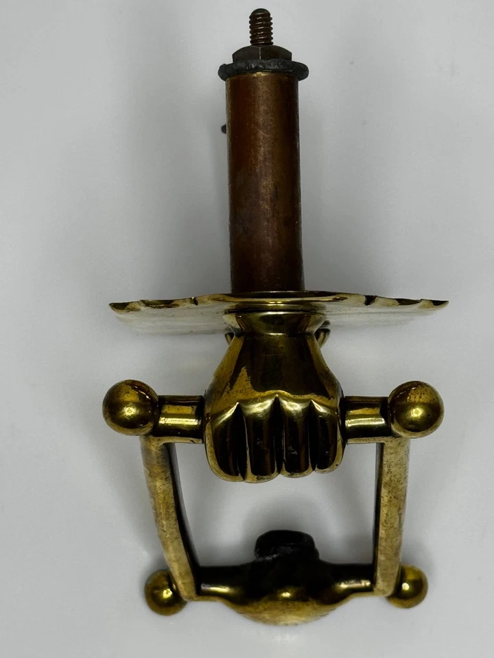 Aldaba de puerta de médico de latón barra de sujeción manual y carcasa de vieira cerca de Highgrove Foto 4 de 4