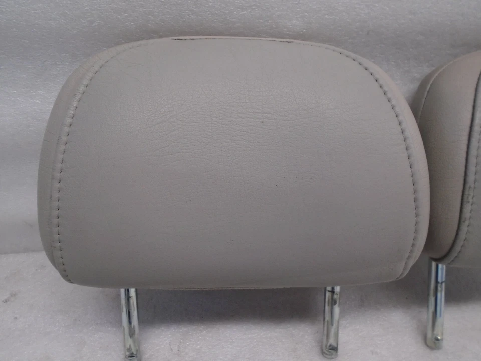 DK905451 2001-2004 VOLVO C70 REAR LEFT & RIGHT SIDE HEADREST PAIR GRAY OEM - Image 3 of 4