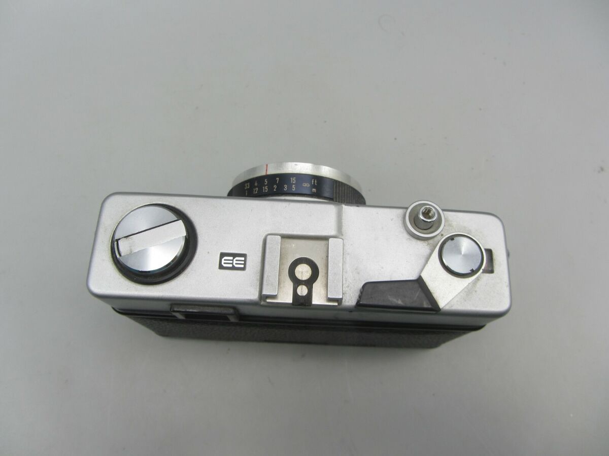 Mamiya 135 EE Rangefinder 35mm SLR Film Camera Body F2.8 Mamiya 135 EE Rangefinder 35mm SLR Film Camera Body F2.8
