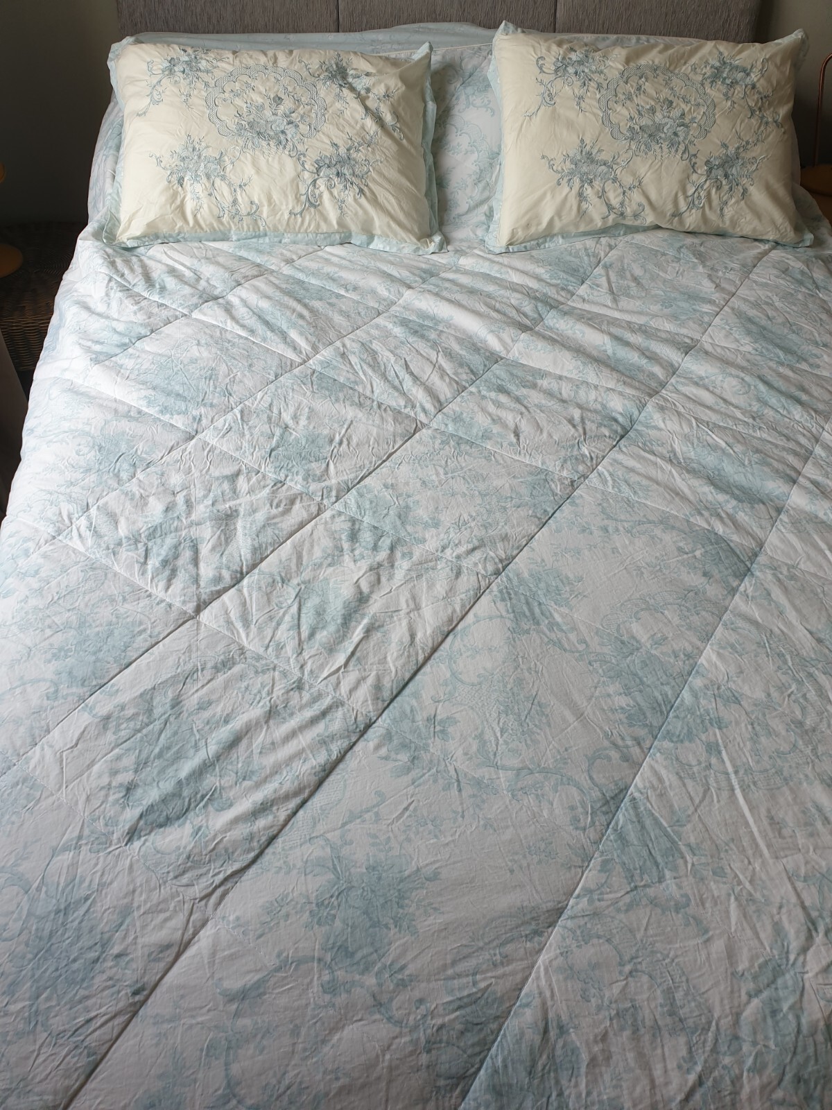 DORMA Toile Bedspread Blue White French Floral Quilted & Embroidered