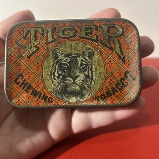Vintage Tiger Chewing Tobacco Tin L: 3 1/4”