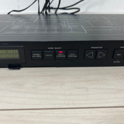YAMAHA TX81Z MIDI 音源モジュール FM トーンジェネレーター Yamaha TX81Z FM Synth Module Rack MIDI Tone Generator Tested