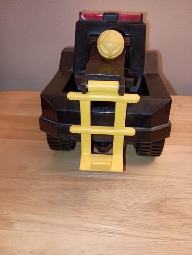 TONKA ROAD SERVICE  WRECKER TOW TRUCK - 2012 HASBRO TOY TRUCK YELLOW  1/18 SCALE - Picture 8 of 12