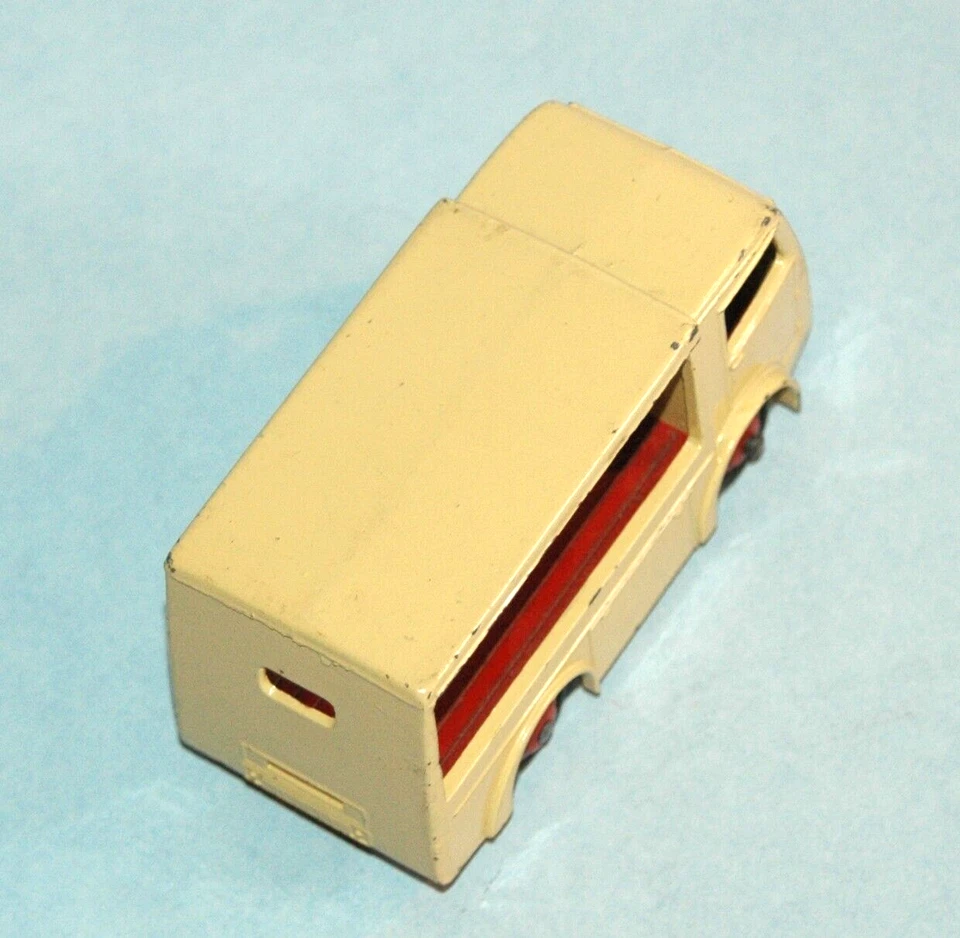 Original Dinky Toys Meccano England 30V N C B Electric Delivery Van 1949 cream - Image 4 of 4