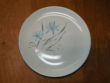 Homer Laughlin Triumph LINDA Dinner Plates 10 1/4"   8 available