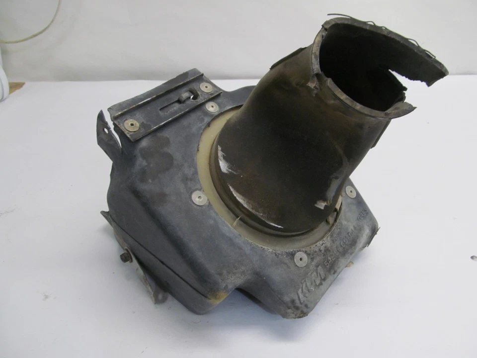 CAIXA DE CARCAÇA DE LIMPADOR DE AR DE ADMISSÃO 1981 KTM 495 - Imagem 2 de 4