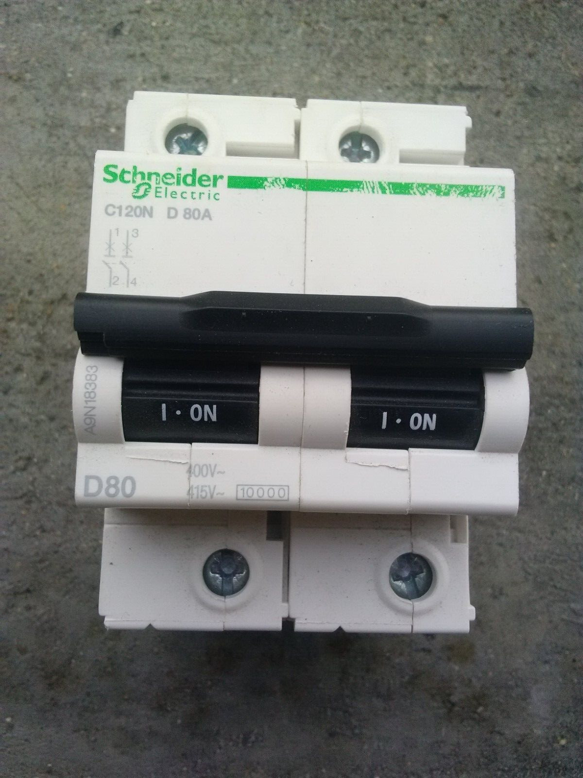 Disjoncteur C120N 2P 80A Courbe D Schneider A9N18383 pour protection modulaire