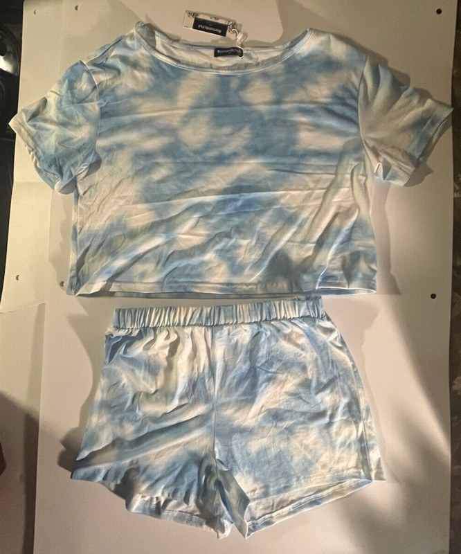 Romantichut Cloud Top And Shorts  Women’s XL