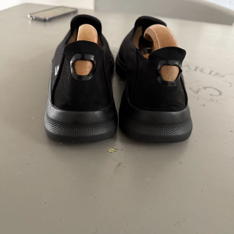 Skechers Arch Fit Triple Black Air Cooled Go Walk Comfort Trainers UK 9.5 - Image 4 of 4