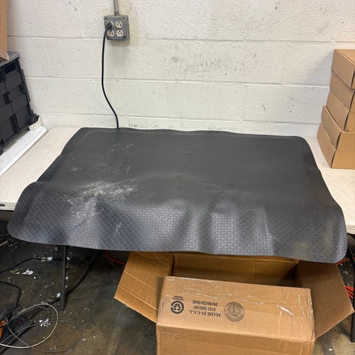 Anti Fatigue Mat Rectangular Workstation Mat with Square Cutout 48" x 36" -Black