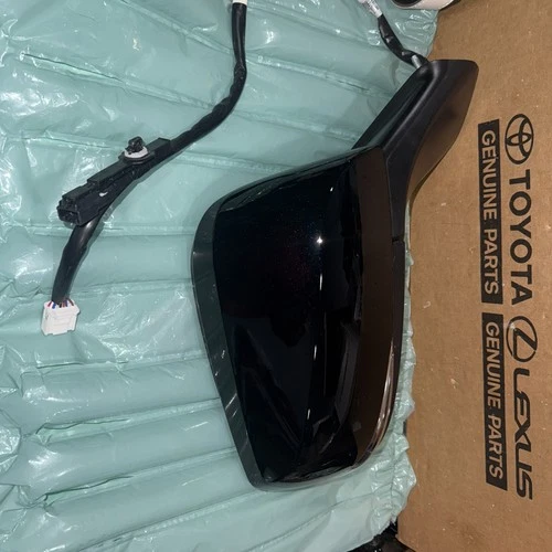 2020-2022 Toyota Highlander Right  Side Mirror ,W /Camera/BSM , Manual,OEM Used