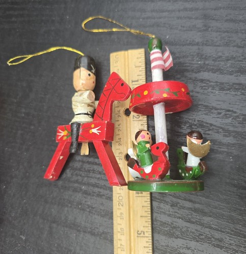 30 Vintage kleine kitschige handbemalte Christbaumschmuck aus Holz 2" - 3" - Bild 9 von 17