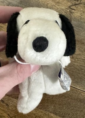 Vintage 1968 Snoopy 6in Nut Shell Plush Butterfly Originals Peanuts Schulz