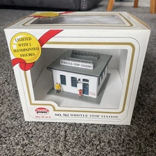 Model Power H.O. #562 Whistle  Train Stop Station Lighted with 2 Figures New