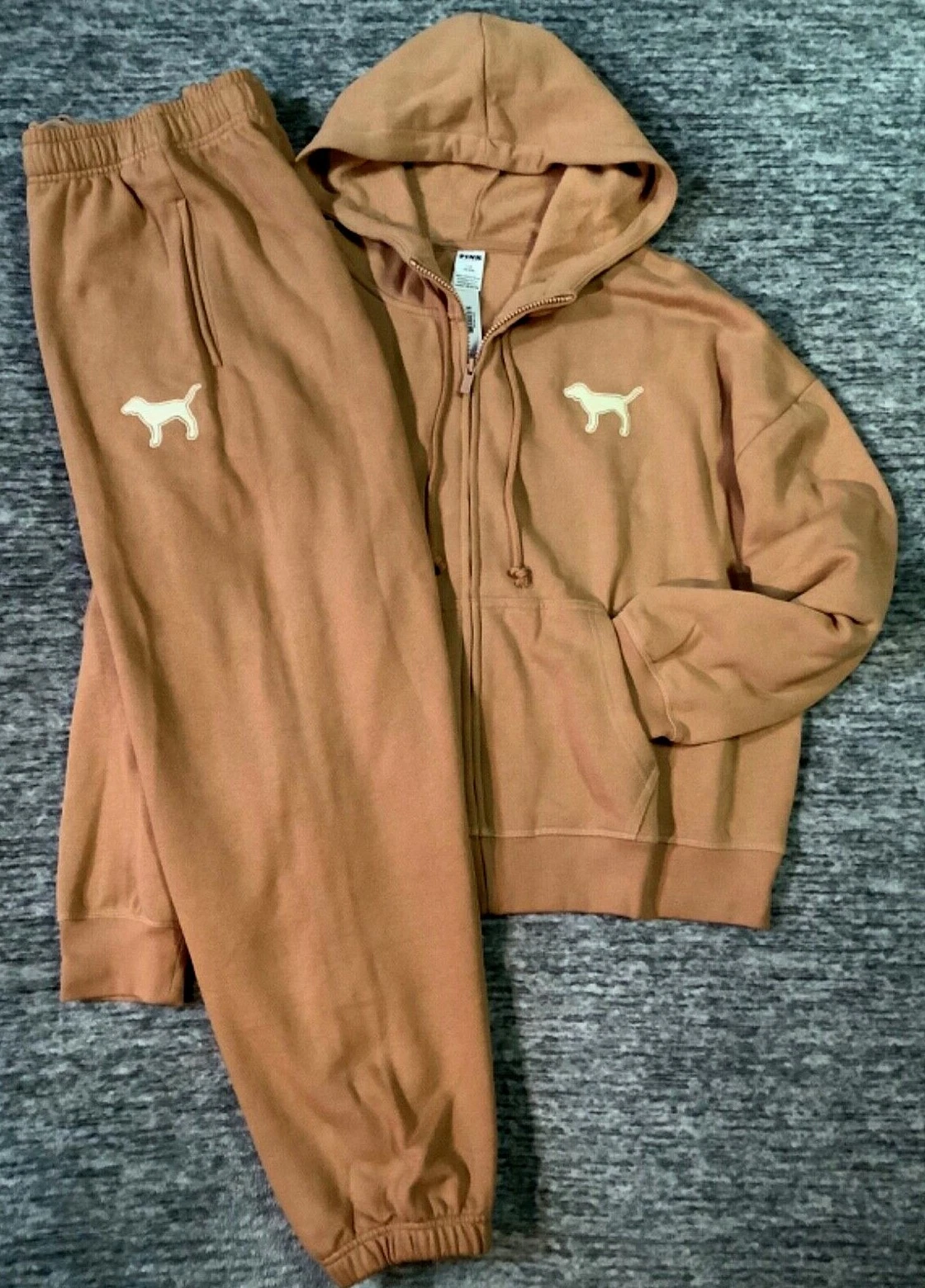 Victoria's Secret Pink Ivy Fleece Full Zip Hoodie + Campus Pants Set Toffee L XL
Opens in a new wind