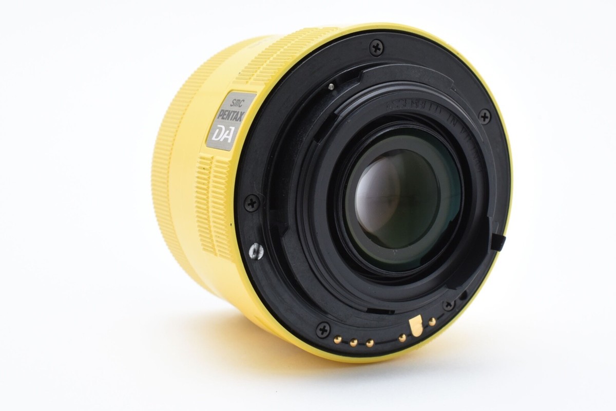 SMC PENTAX DA 35mm f/2.4 AL Wide angle Lens Yellow