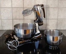 VTG Sunbeam Mixmaster Mixer 423A 12-Speed w/2 Bowls, Beaters, Dough Hooks EUC