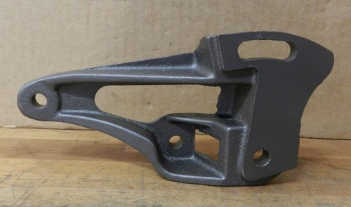 1963-67 Cadillac Vehicles 390 429 V8 used power steering pump bracket 1479145 - Picture 5 of 5