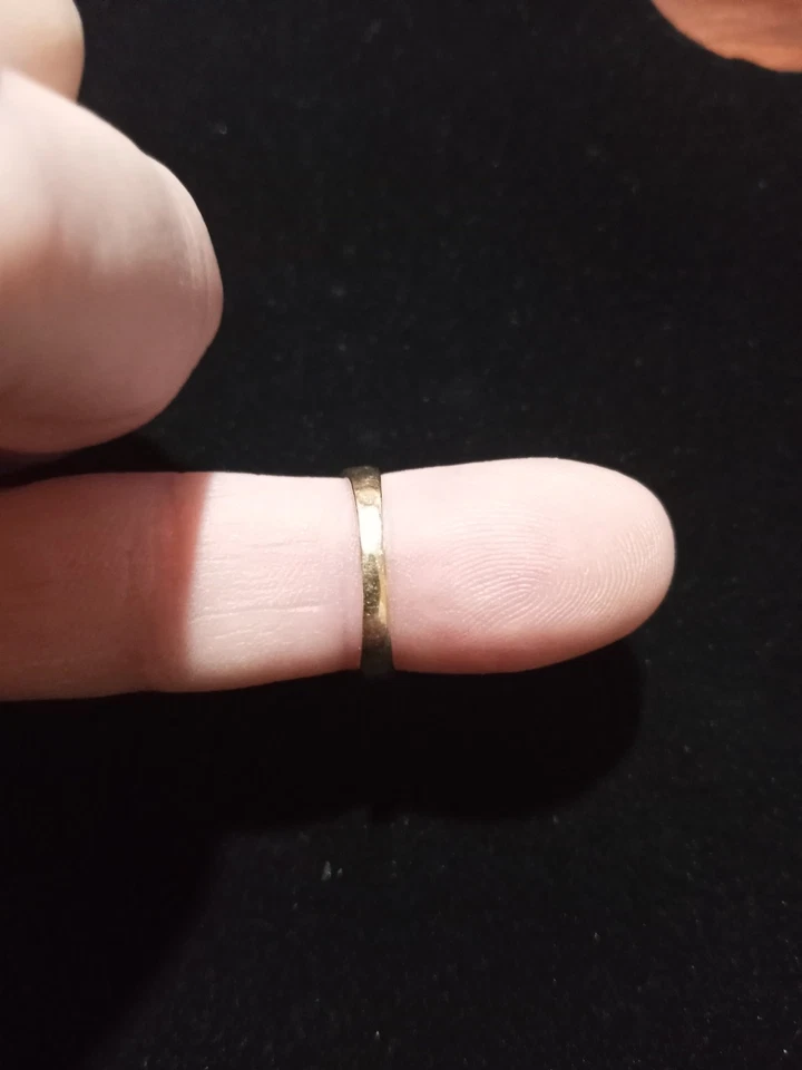 Anillo con detalles de diamantes de cuarzo rosa de oro macizo de 10k talla 5. Foto 2 de 4