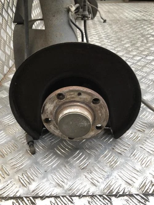 Train arriere complet AUDI TT 1 COUPE 8N0500051D - Photo 3/4