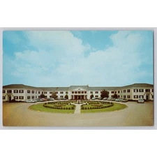 POSTCARD Lexington, Kentucky Campbell House Hotel c1960s Vtg Cars Circle Drive