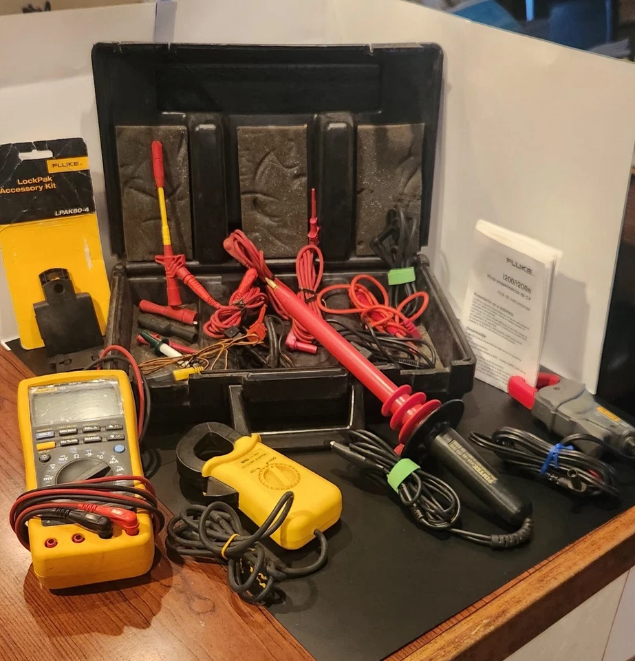 LOTE DE SONDA DE ALTO VOLTAJE PINTEK, FLUKE 189 VERDADERO MEDIDOR RMS Y CABLES, ECT... Foto 3 de 4