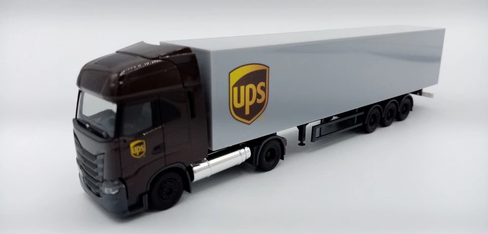 Herpa - IVECO S-WAY " UPS " - 315036 -  HO - Photo 3/4