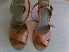 BCBG PINK SATIN ANKLE STRAP STILETTOS SIZE 9 BEAUTIFUL