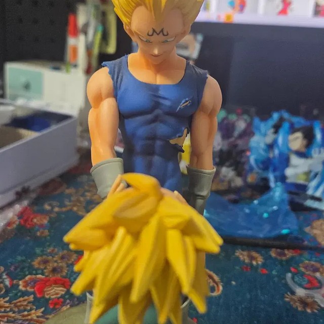 Dramatic Showcase Season 4 Vegeta Trunks Figure Used