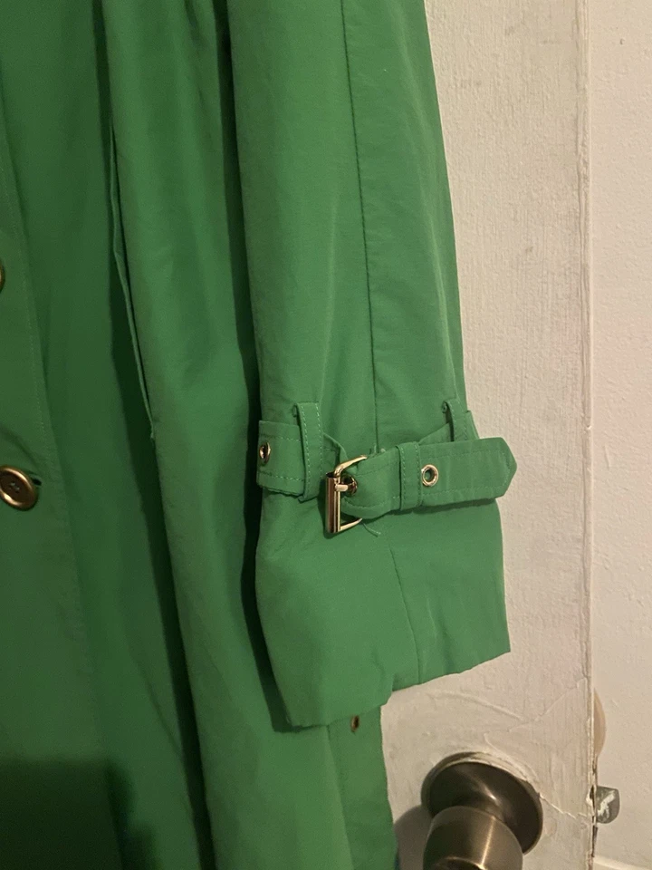 gabardina señora XL, Isaac Mizrahi Live, cierre de 8 botones, cinturón, lunares  Foto 4 de 4