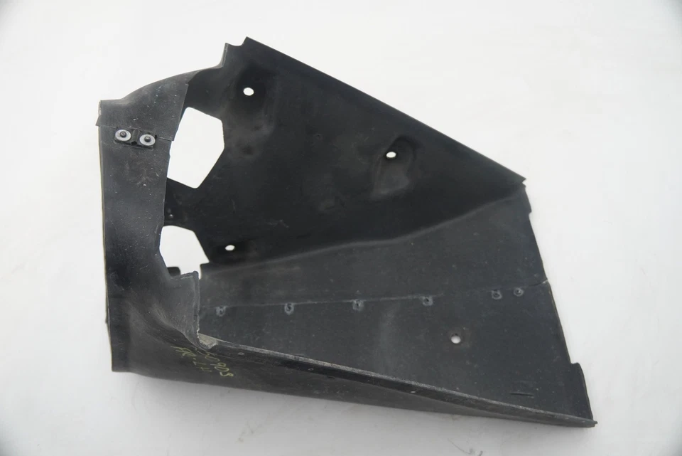 Para-choque dianteiro esquerdo duto de ar guia painel transportador 65870900 Ferrari 360 2004 - Imagem 4 de 4