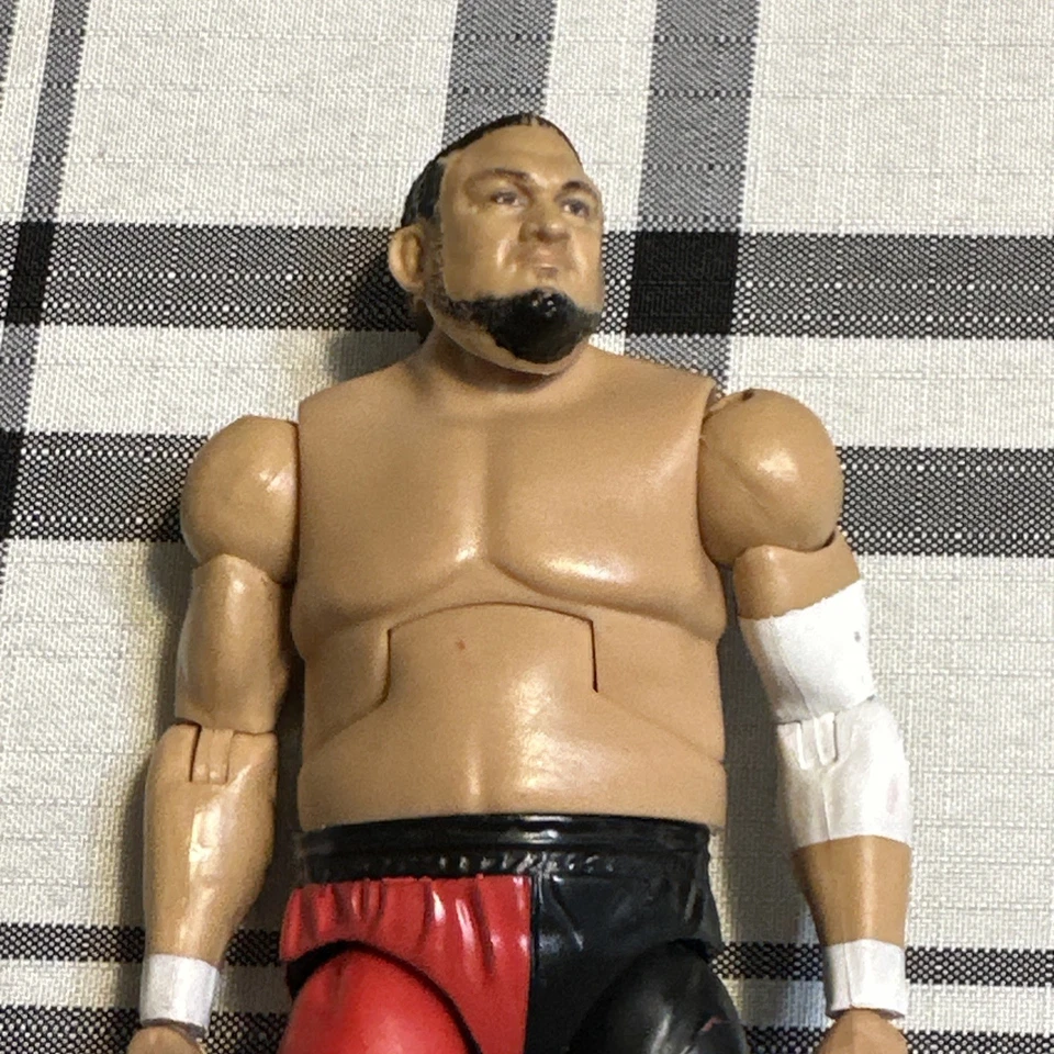 Figura de acción Samoa Joe WWE Mattel Elite Series 64 AEW Wrestling Foto 2 de 4