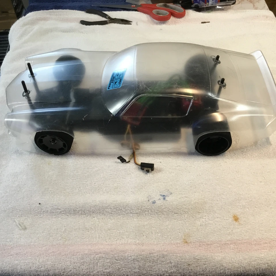 Kit coche panorámico deportivo escala 3,2 1/10 con carrocería Camaro 1970 Foto 2 de 4