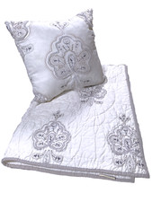 Pottery Barn Kids Natalie Paisley Crib-Toddler Quilt/Pillow Light Grey Floral