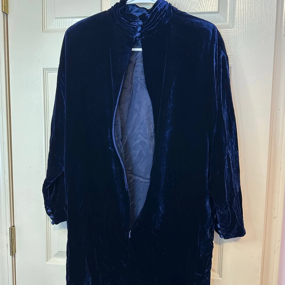 Liz Claiborne Petite VTG Lined High Neck Dark Blue Velvet Dress Size 12P Holiday - Image 3 of 4