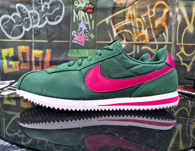 Nike Cortez TXT Watermelons Green/Pink/White Suede Low Top Sneakers 8.5W Also 7Y