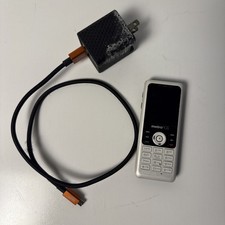 Kyocera Melo S1300 White  Black Phone   Collectible   For Parts or Repair