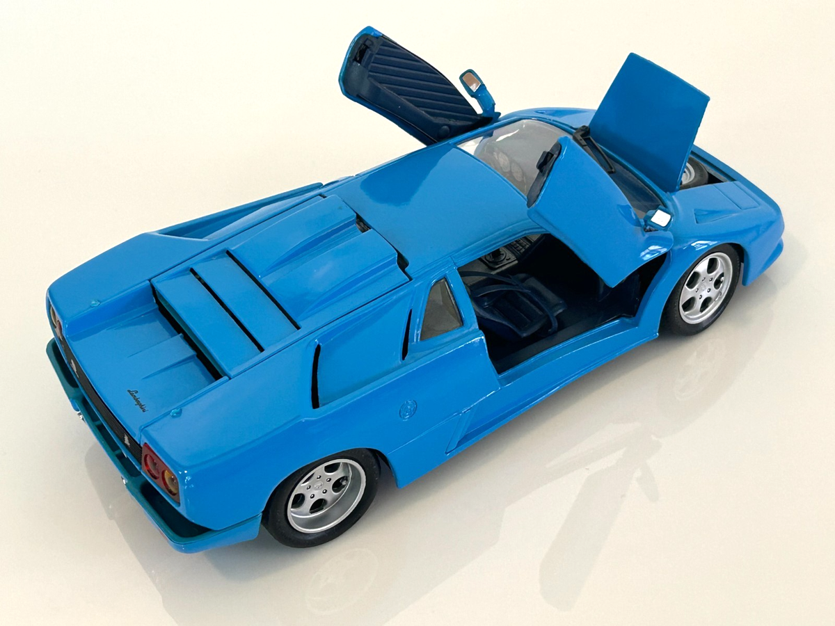 Modèle Réduit 1/64 Lamborghini SVJ Bleu - JY - Moulé Sous Pression Avec Pneus Caoutchouc - Neuf