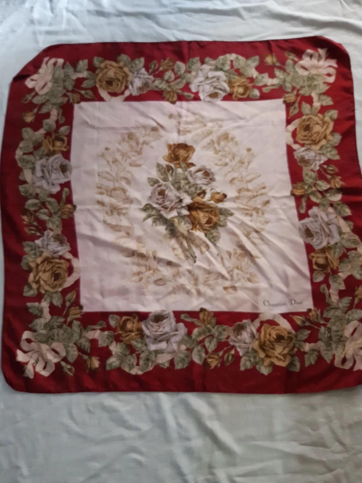Foulard carré en soie Christian Dior à fleurs 34x34 pouces