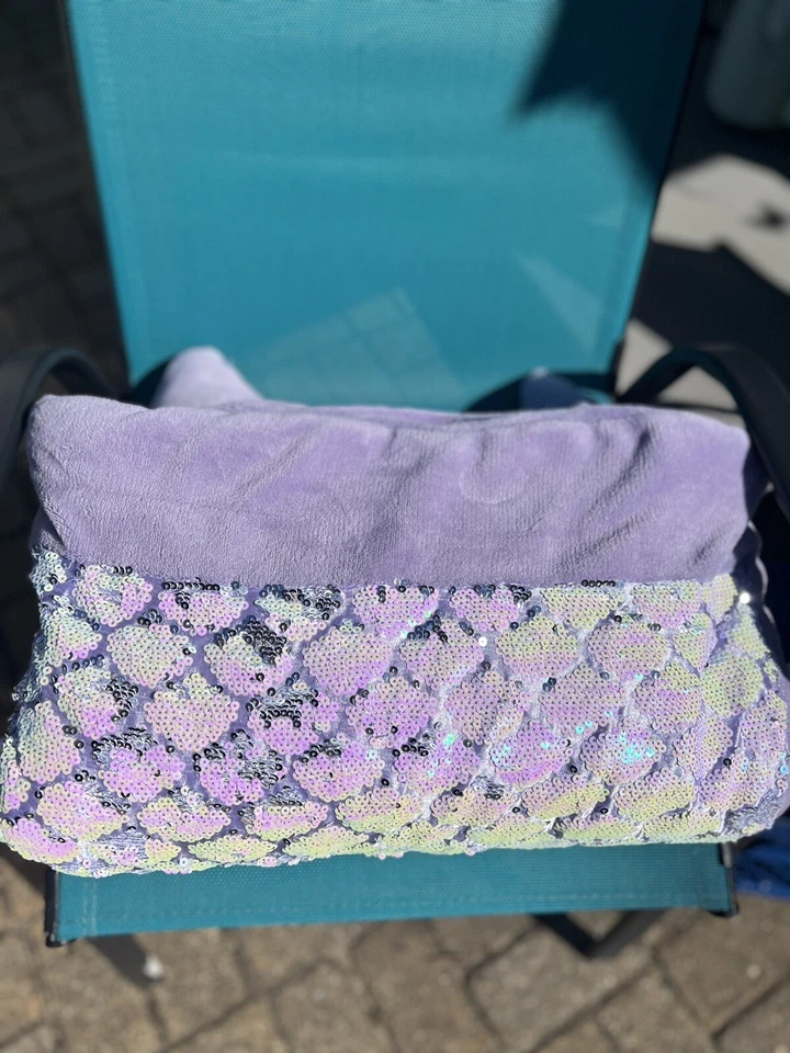 Saco de dormir Cynthia Rowley lavanda púrpura reversible lentejuelas cola de sirena  Foto 2 de 3