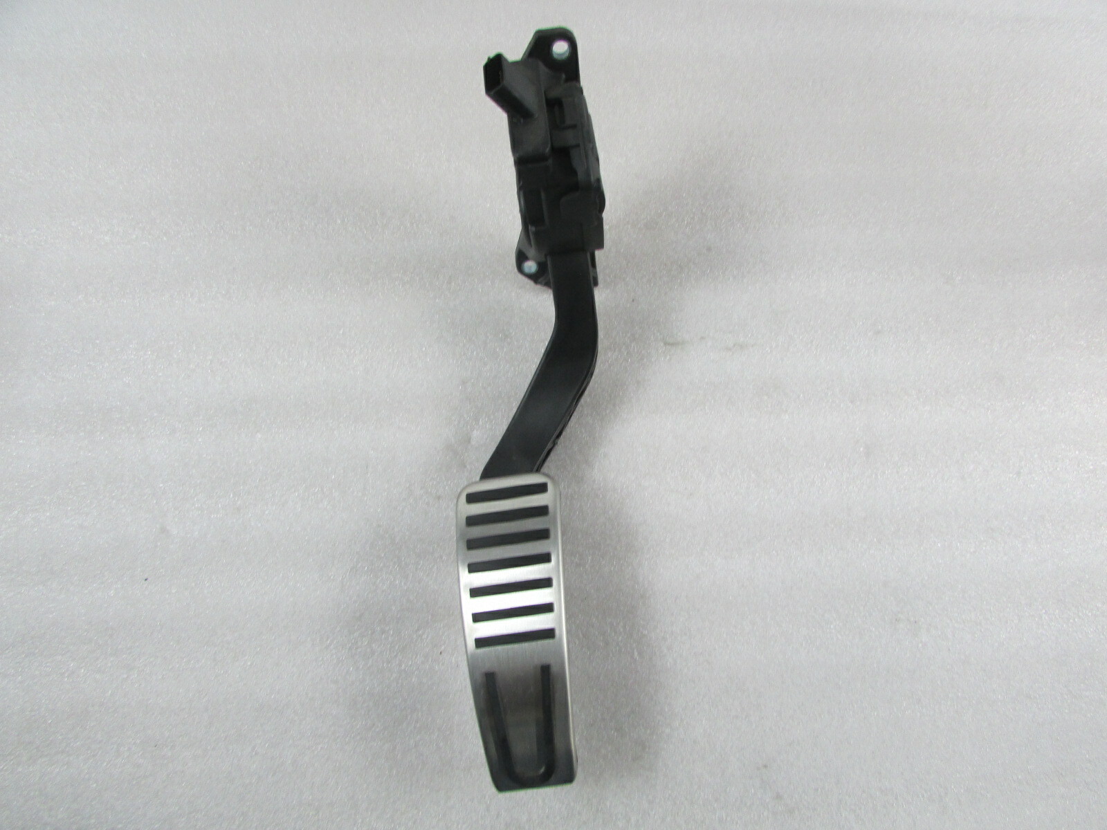 Maserati Ghibli, Gas Pedal, Used, P/N 04861714AE