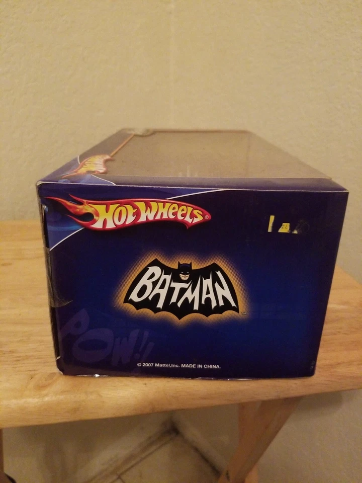 MATTEL HOT WHEELS 1966 TV SERIES BATMOBILE DIE CAST 1:18 SCALE Foto 2 de 4