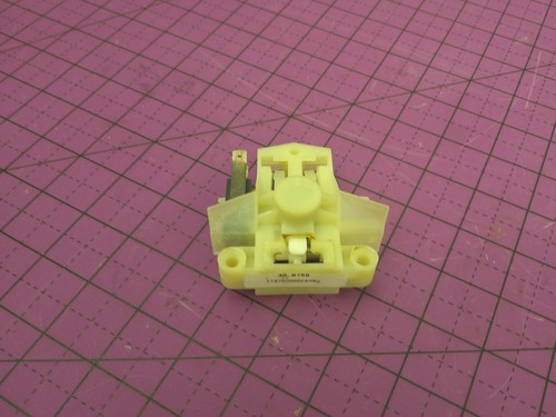 DD34-00002A - Samsung Genuine OEM Dishwasher Door Lock Switch - Picture 2 of 4