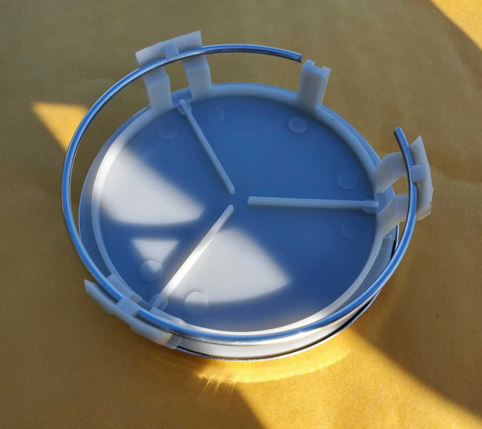 Комплект из 4 серебристых центральных колпаков AMG для Mercedes Benz 3 дюйма/75 мм подходит для большинства моделей - Изображение 3 из 4