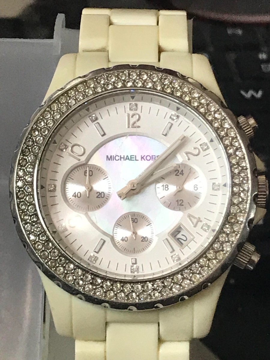 Michael Kors MK-5300 White Tone 41mm Quartz Ladies Watch  display picture 3