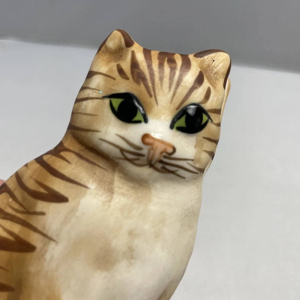 Vintage Orange Kitty Cat Porcelain Trinket Box Signed by Carol Hamly Artist - Image 2 of 4