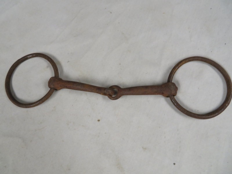 VINTAGE HORSE RINGS? METAL RINGS 
