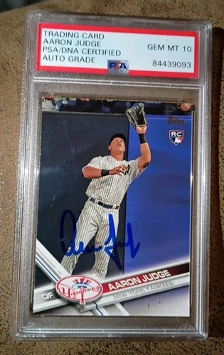 Aaron Judge AUTOGRAPH RC 2017 Topps Chrome Catching PSA 10 Gem Mint Rookie